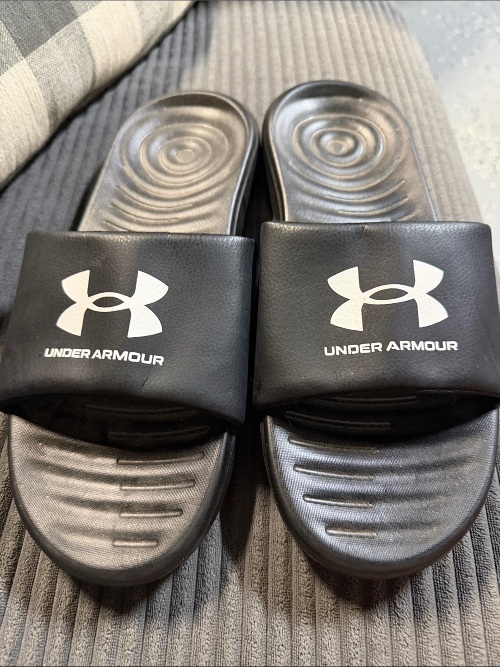 Under Armour men’s ' Black Slide Sandals